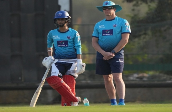 دہلی کیپٹلز کے ہیڈ کوچ جوناتھن بٹی نے اپنے بلے بازوں کا دفاع کیا