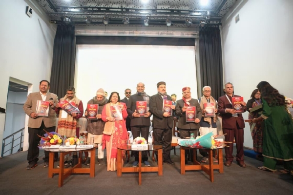 زبان وراثت اور جمہوری مستقبل کے درمیان ایک زندہ پل ہے: وجیندر گپتا