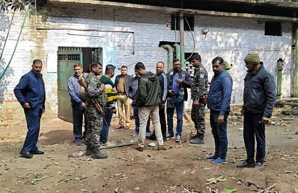 Robbers-loot-copper-wire-worth-Rs-50-lakh-from-Day