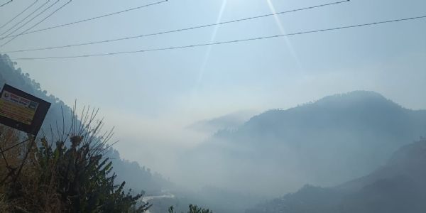 اترکاشی کے جنگلات میں بھڑکی آگ