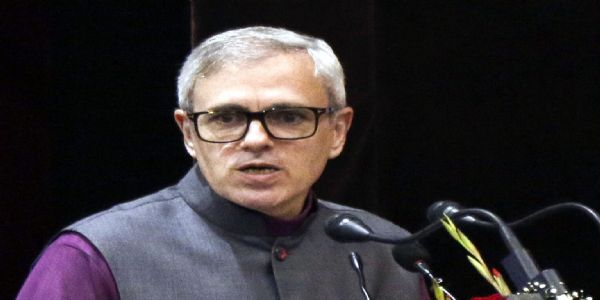 وزیر اعلیٰ عمر عبداللہ پیدل ڈپٹی کمشنر آفس جموں پہنچے