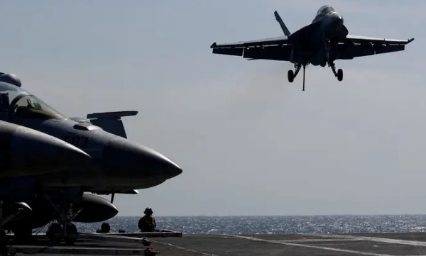 ایران کے فضائی حدود کے قریب امریکی طیاروں کی پروازیں