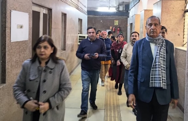 ڈپٹی میئر جے بھگوان یادو نے گردھر لال اسپتال کا معائنہ کیا