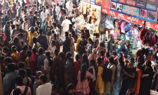 سنکرانتی کا جشن: وجے واڑہ بس اسٹینڈ پر مسافروں کا ہجوم