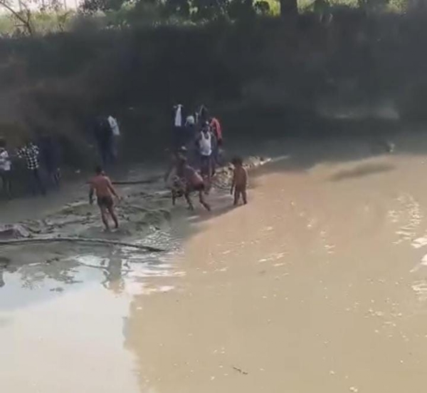 گھر سے لاپتہ چار بچوں کی لاشیں تالاب سے برآمد، وزیراعلیٰ نے تحقیقات کا حکم دیا