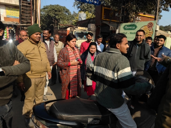 گاڑیوں کی چیکنگ پروگرام