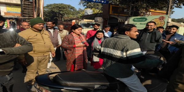 ٹریفک قوانین کو نظر انداز کرنے پر 302 گاڑی مالکان کو جرمانے عائد کیے گئے