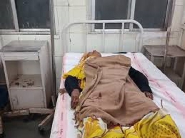 تقریباً 12 لوگ زخمی ہوئے تقریباً 12 لوگ زخمی ہوئے