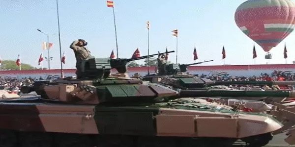 جے پورنے اپنی پہلی آرمی ڈے پریڈ کی میزبانی کی۔ ہزاروں افراد نے جدید ترین ہتھیاروں کا قریب سے مشاہدہ کیا۔