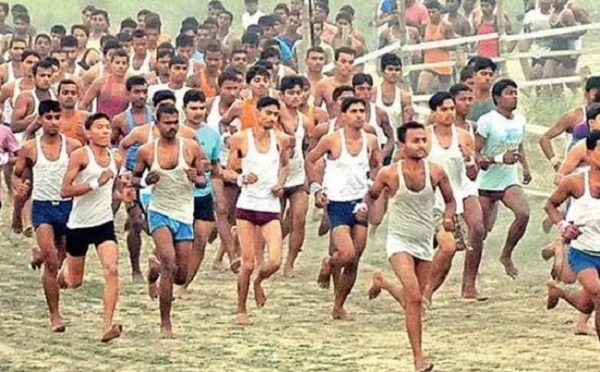 فوج میں بھرتی فائل فوٹو