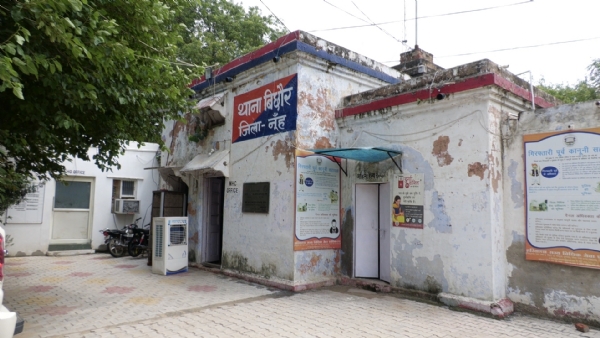 ہریانہ: 900 کلو گرام ممنوعہ دھماکہ خیز مواد برآمد، تین ملزمان فرار