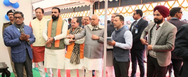 وزیر اعلیٰ نے مغربی چمپارن ضلع میں سمردھی یاترا کا آغاز کیا، کمار باغ میں صنعتی علاقے کا دورہ کیا