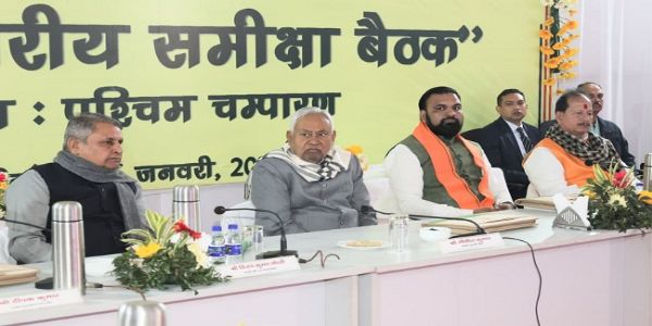 وزیر اعلی نے سمریدھی یاترا -2026 کے دوران مغربی چمپارن ضلع میں جاری ترقیاتی اسکیموں کی جائزہ میٹنگ کی