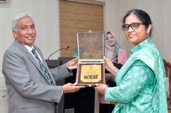 ڈاکٹر محمد خالد بچوں کی دل کی بیماریوں پر