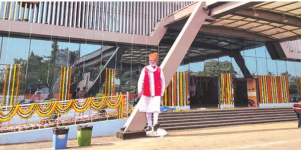 مالدہ: سلیپر وندے بھارت ٹرین کے پہلے سفر سے قبل ہائی الرٹ، پتھراؤ کے خدشے کے پیش نظر سیکورٹی میں اضافہ