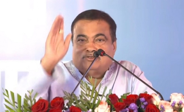 مرکزی وزیر نتن گڈکری ودیشا میں تقریب سے خطاب کرتے ہوئے