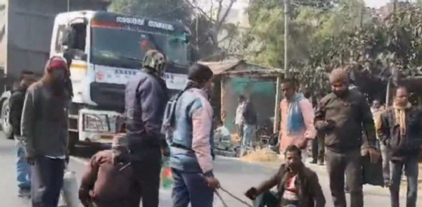 72 گھنٹے کے اندر صدر کی تبدیلی پر ہنگامہ، ترنمول کارکنوں نے بردوان-آرام باغ روڈ بلاک کر دیا