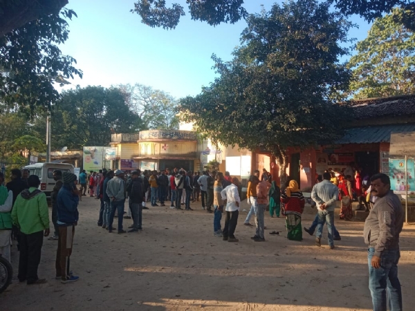 جھارکھنڈ کے لاتیہار میں خوفناک سڑک حادثے میں چھ افراد ہلاک اور 60 سے زیادہ زخمی