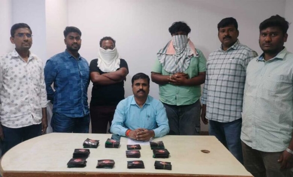 غیر قانونی سم کارڈ ریکٹ بے نقاب، 184 سم ضبط، دو افراد گرفتار