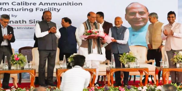 ناگپور میں میڈیم کیلیبرگولا-بارود فیکٹری کا وزیردفاع راجناتھ سنگھ نے کیاافتتاح