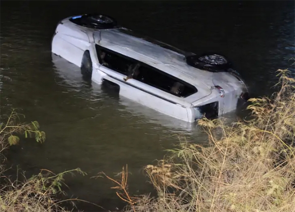 جگدل پور: ایک بے قابو اسکارپیو تالاب میں ڈوبنے سے تین نوجوانوں کی موت ، چار زخمی