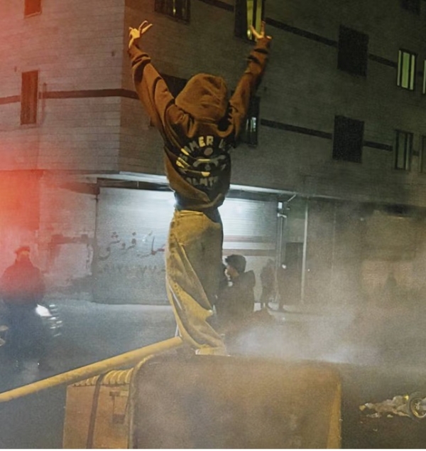 ایران میں سرکاری ٹی وی چینل ہیک، احتجاجی مظاہرے نشرکئے گئے