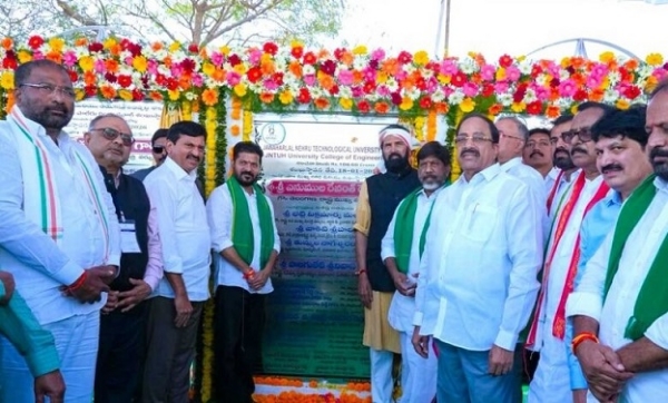 کھمم میں 362 کروڑ روپے کے ترقیاتی منصوبوں کا آغاز، وزیر اعلیٰ ریونت ریڈی نے ایڈولاپورم میں سنگ بنیاد رکھا