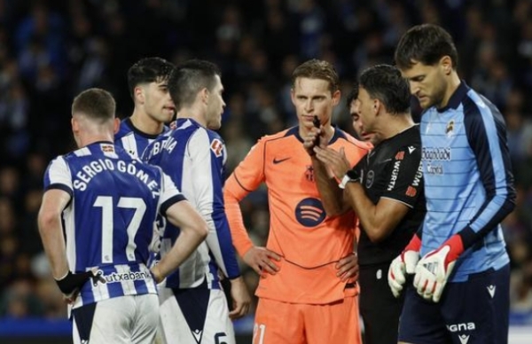 لا لیگا 26-2025: ریال سوسیداد نے بارسلونا کو 1-2 سے شکست دیکر حیران کر دیا