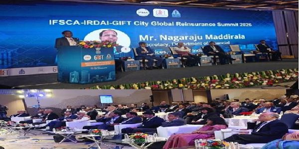 ڈی ایف ایس سکریٹری نے سمٹ میں ہندوستان کے انشورنس سیکٹر کی ترقی کو اجاگر کیا۔