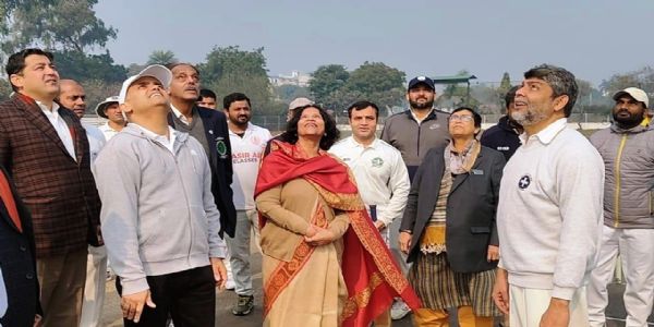 یوم جمہوریہ تقریبات : اے ایم یو اور ضلع پولیس انتظامیہ کے درمیان دوستانہ کرکٹ میچ کھیلا گیا