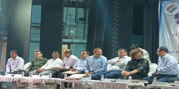 ووٹر لسٹ سماعت معاملے میں مشہور لوگوں کو بلانے پر تنازعہ بے بنیاد: الیکشن کمیشن