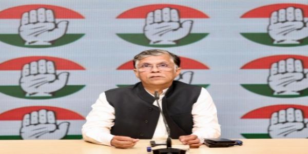 پریاگ راج میں اویمکتیشورانند سرسوتی کے ساتھ ناروا سلوک قابل مذمت ہے: کانگریس