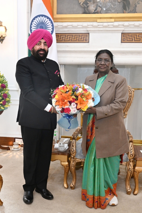 اتراکھنڈ کے گورنر نے صدر جمہوریہ سے ملاقات کی اور ٹی بی کے خاتمے پر تبادلہ خیال کیا