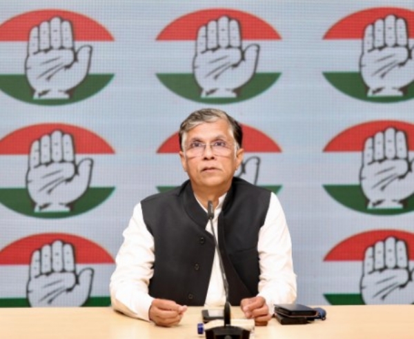 پریاگ راج میں اویمکتیشورانند سرسوتی کے ساتھ ناروا سلوک قابل مذمت ہے: کانگریس