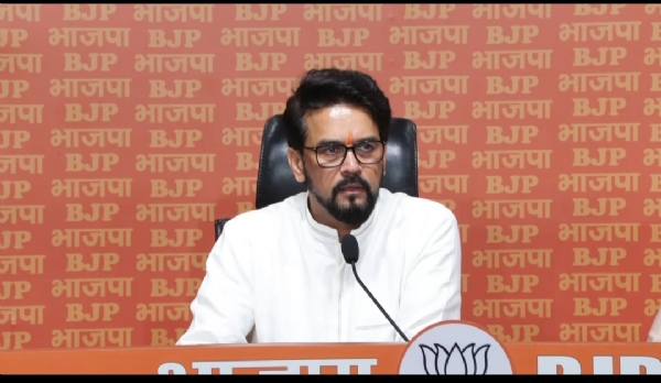 کانگریس کی باپو سے محبت صرف دکھاوا، گاندھی کا نام صرف ووٹ کے لیے استعمال کیا گیا: انوراگ سنگھ ٹھاکر