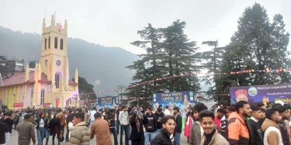 ہماچل میں برفباری کے بعد سردی کی لہر میں شدت، پانچ شہروں میں درجہ حرارت منفی 5 ڈگری تک گر گیا