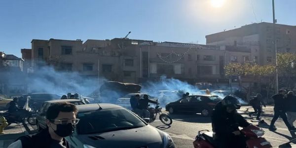 ایران میں مظاہروں میں شدت،مظاہرین اور سکیورٹی فورسز کے درمیان تصادم، چھ افراد ہلاک