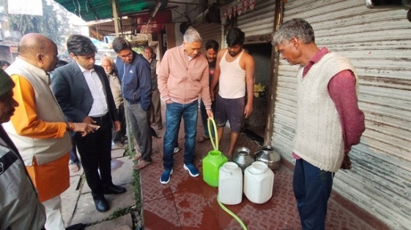 اندور: ایڈیشنل چیف سکریٹری دوبے کے سامنے پانی سپلائی فائل فوٹو