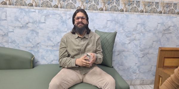 ضابطہ اخلاق کی خلاف ورزی معاملے میں عباس انصاری پر فرد جرم عائد،عدالت میں پیش ہوئے