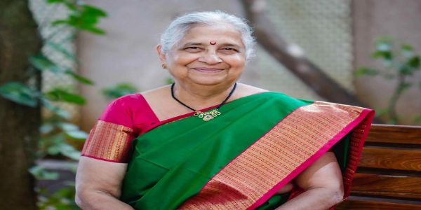 سدھا مورتی لوگوں کو ان کی اے آئی سے تیار کردہ ویڈیوز کے بارے میں باخبرکیا