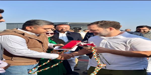 راہل گاندھی نے اتراکھنڈ اور ہریانہ کے ضلع صدور سے کہا کہ وہ دباومیں کام نہ کریں