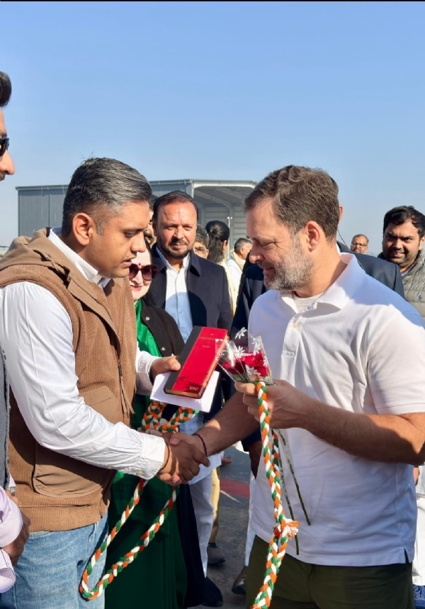 راہل گاندھی نے اتراکھنڈ اور ہریانہ کے ضلع صدور سے کہا کہ وہ دباو میں کام نہ کریں