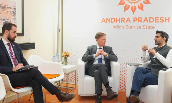 ڈاوس میں لوکیش اور ٹاٹا سنس کے چیئرمین کا تبادلہ خیال