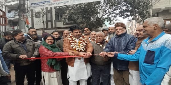 چودھری زبیر احمد کے ہاتھوں 450میٹر لمبی گلی کا ازسر نوتعمیراتی کام کا افتتاح کیا