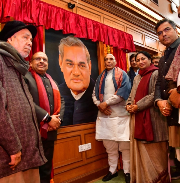 اٹل جی اور مالویہ جی نے دکھایا کہ حقیقی قیادت اقتدار اور سیاست سے بالاتر ہے: راجناتھ سنگھ