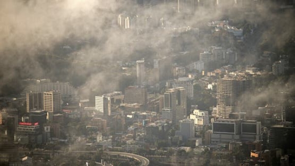 وینزویلا دھماکوں کی سے گونج اٹھا،ملک بھر میں ایمرجنسی نافذ وینزویلا دھماکوں کی سے گونج اٹھا،ملک بھر میں ایمرجنسی نافذ