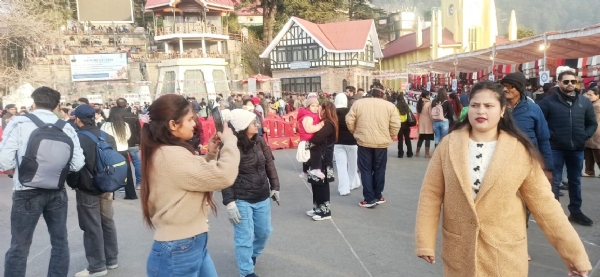 ہماچل میں سردی کی شدید لہر، درجہ حرارت منفی پانچ تک گرا، دھند کا الرٹ، پہاڑوں پر دوبارہ برفباری کا امکان ہماچل میں سردی کی شدید لہر، درجہ حرارت منفی پانچ تک گرا، دھند کا الرٹ، پہاڑوں پر دوبارہ برفباری کا امکان