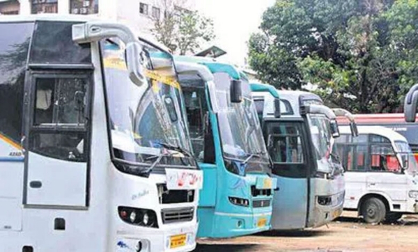 سنکرانتی پر نجی بس آپریٹرس کی لوٹ مار۔ مسافر پریشان
