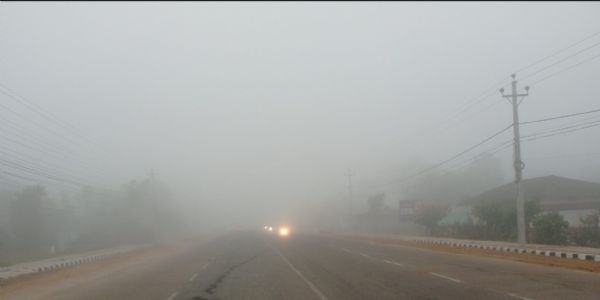 نیپال کے میدانی علاقوں میں گھنے دھند اور کہرے نے بیشتر ہوائی اڈے بند کر دیے