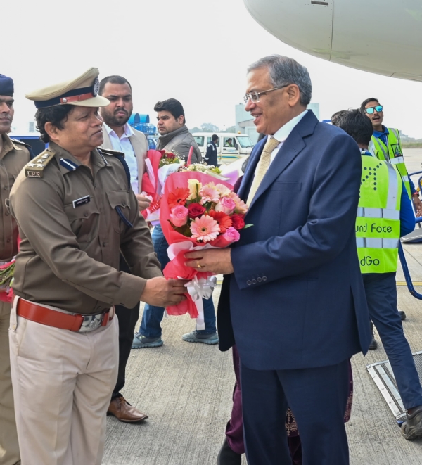 چیف الیکشن کمشنر گیانیش کمار دیوگھر پہنچے